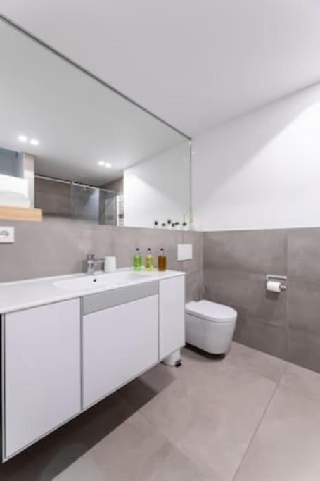 Wonderful Two Bedroom Apartment At Limpertsberg With Parking, Near Tram Luxemburg Kültér fotó